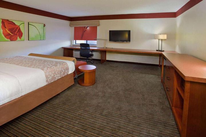 1 King Bed (9 of 12)