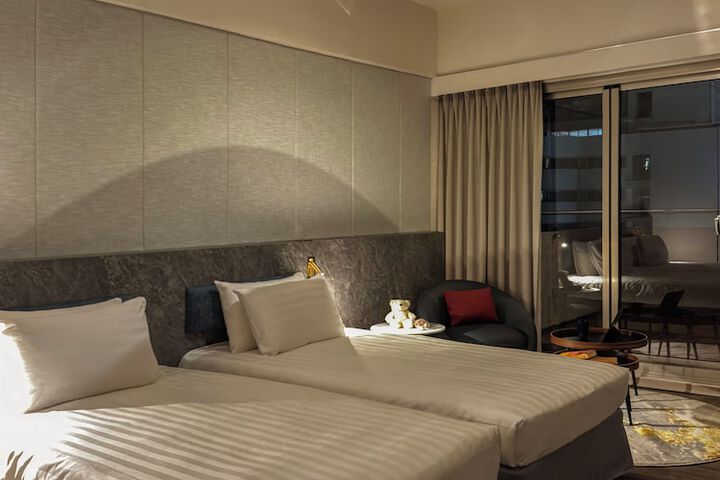 Room 11 of 22