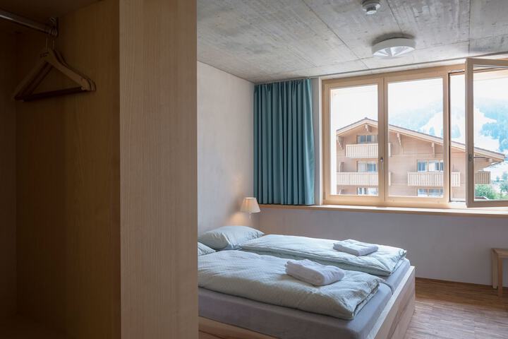Room 10 of 38