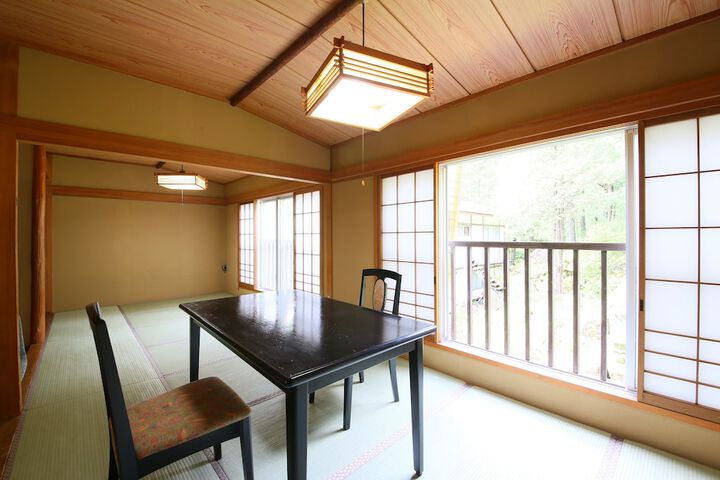 Room 4 of 23