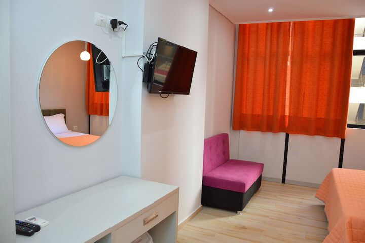 Room 15 of 62