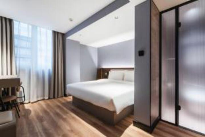 Room 21 of 23