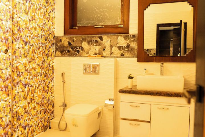 Room 17 of 23