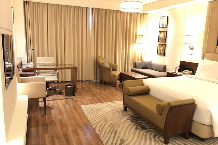Room 33 of 84