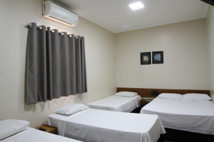 Room 33 of 183
