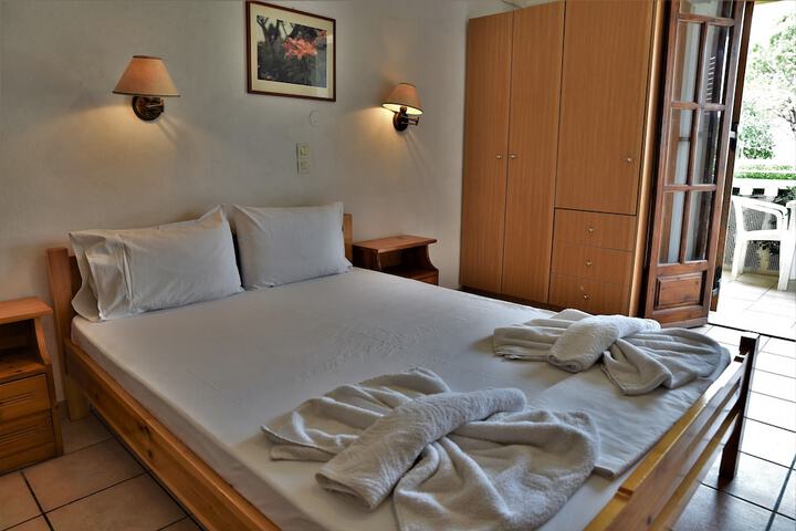 Room 7 of 38