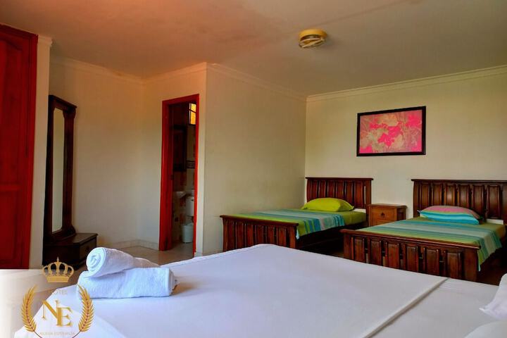 Room 14 of 33