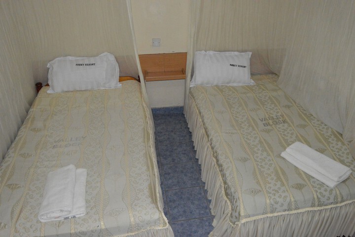 Room 4 of 15