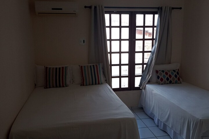 Room 6 of 28