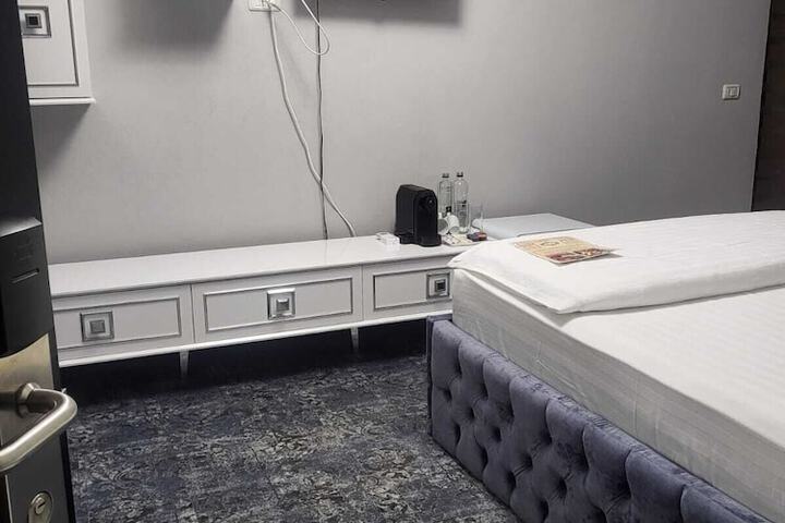 Room 25 of 62