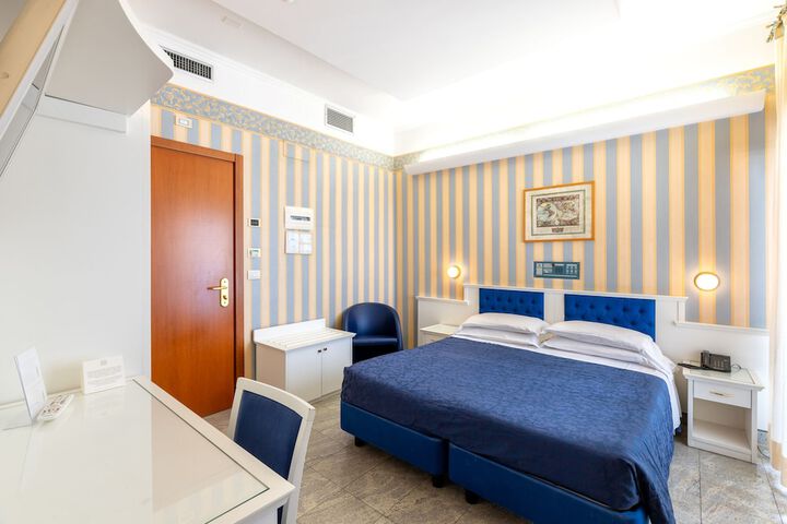 Room 27 of 111