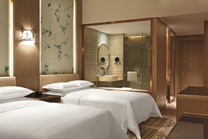 Room 4 of 24
