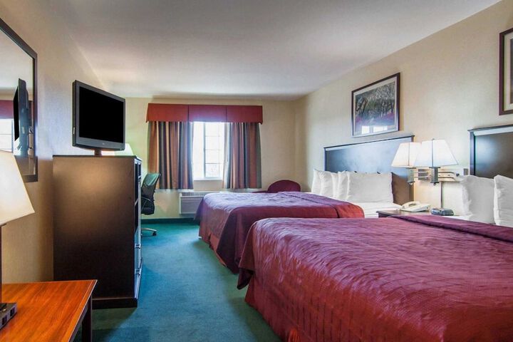 Room 32 of 107