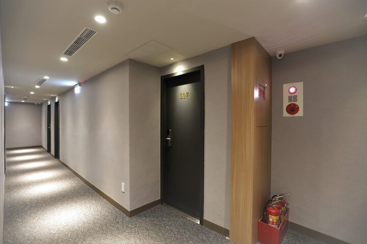 Ballroom/Hall 76 of 79