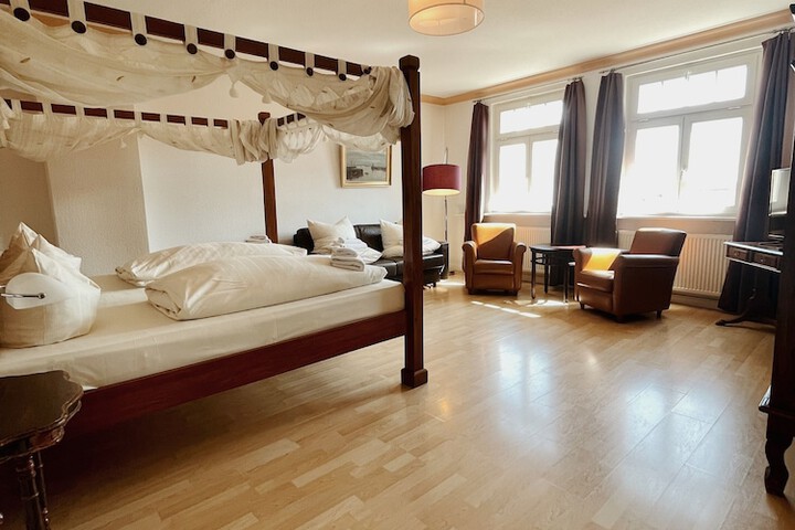 Room 44 of 131