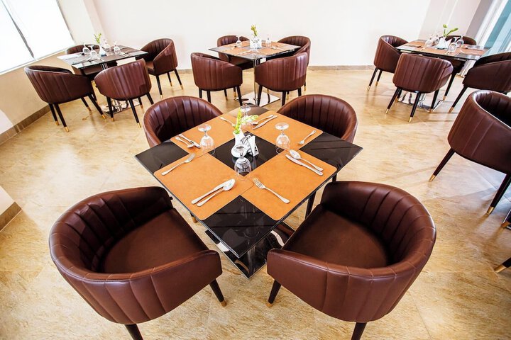 Dining 42 of 58