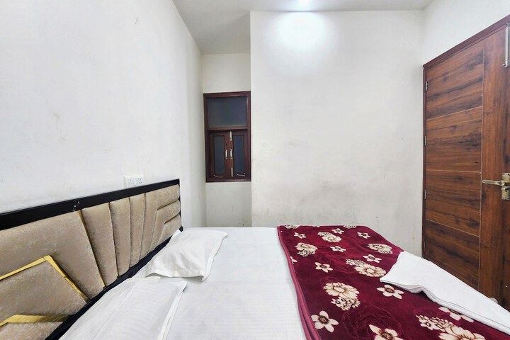 Room 13 of 28