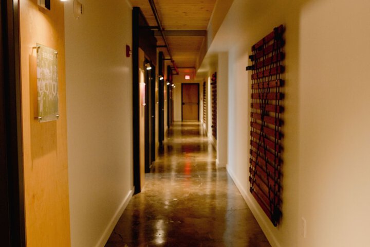 Ballroom/Hall 15 of 18
