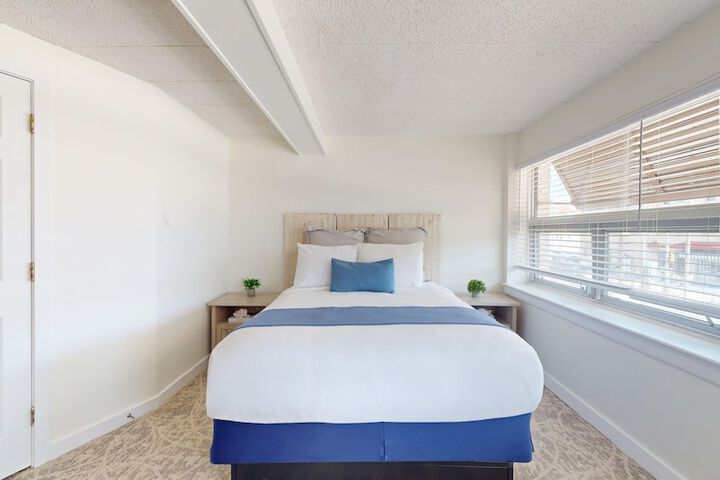 Room 15 of 105