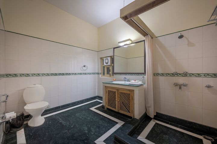 Room 10 of 15