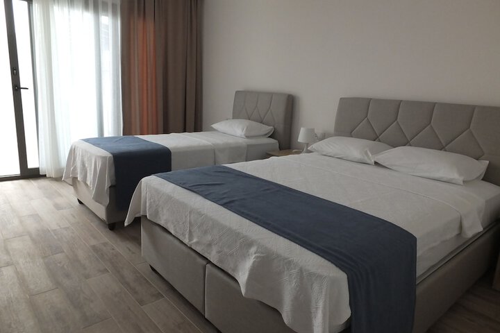 Room 6 of 74