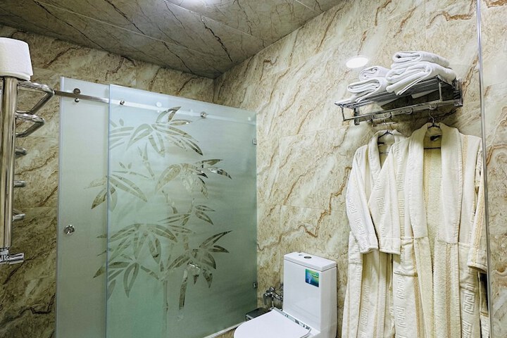 Room 17 of 31