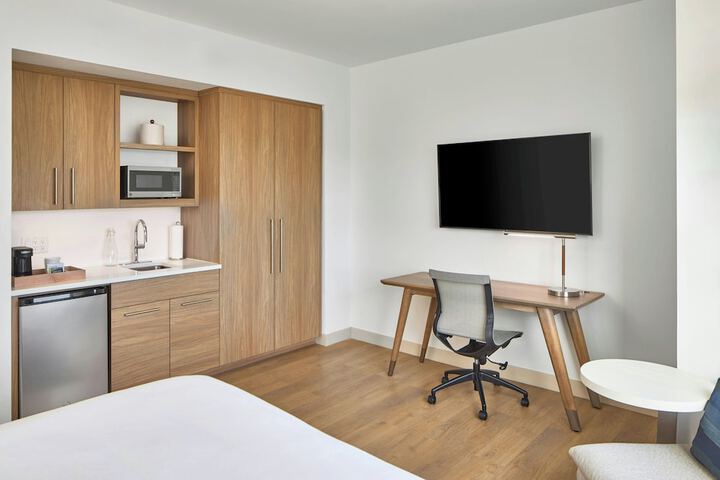 Room 33 of 74