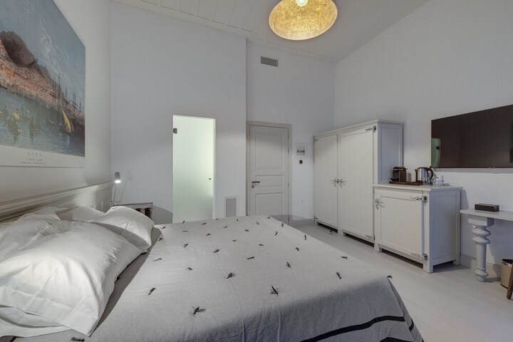 Room 14 of 64