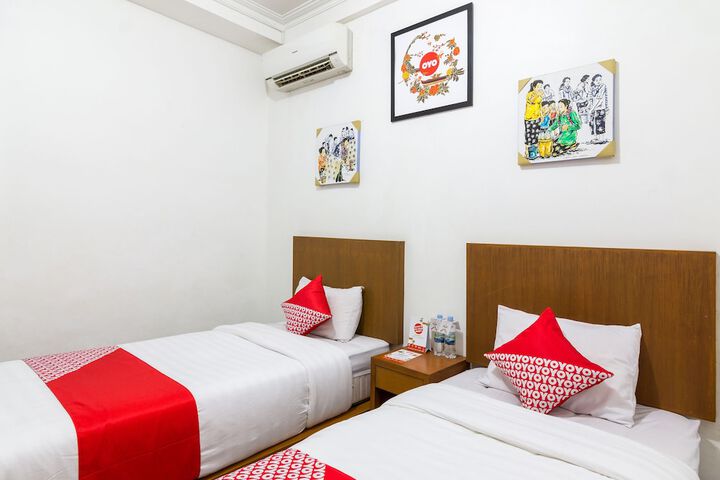 Room 12 of 30