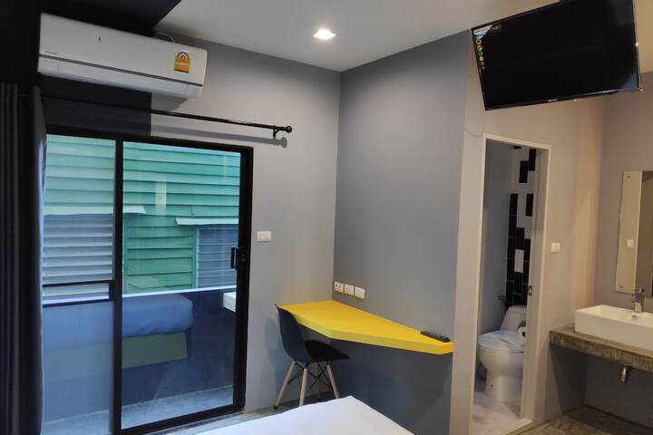 Room 15 of 36
