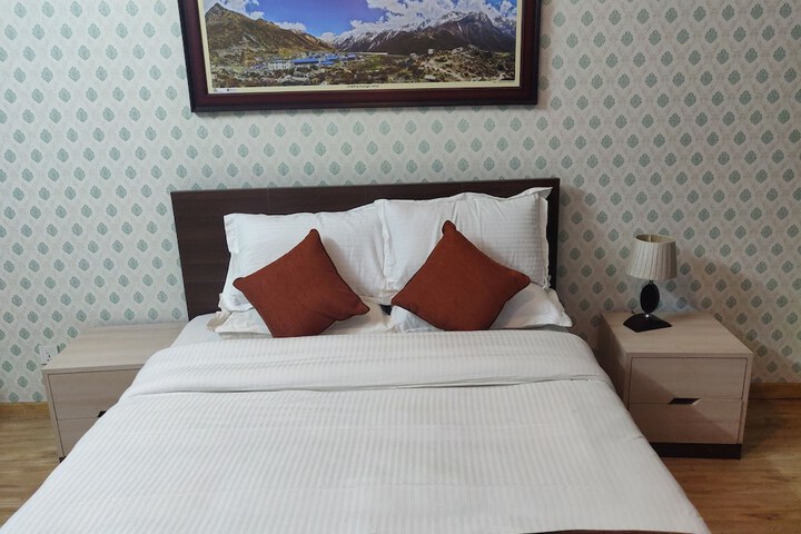 Room 15 of 32