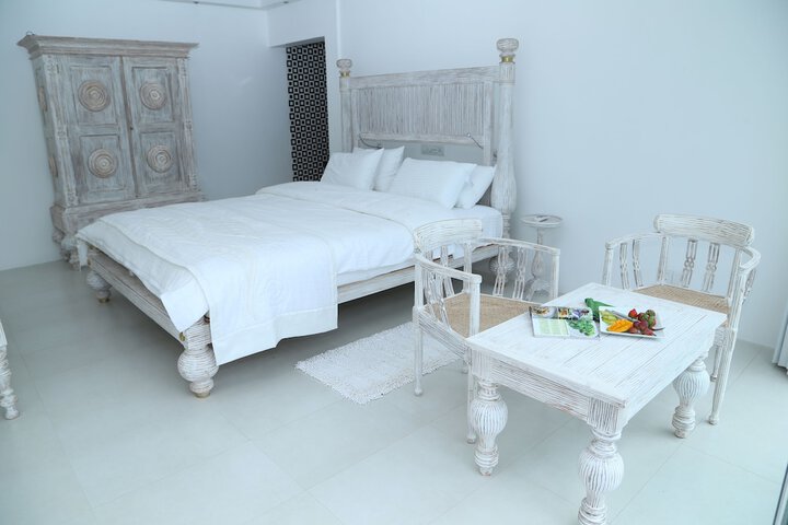 Room 5 of 50