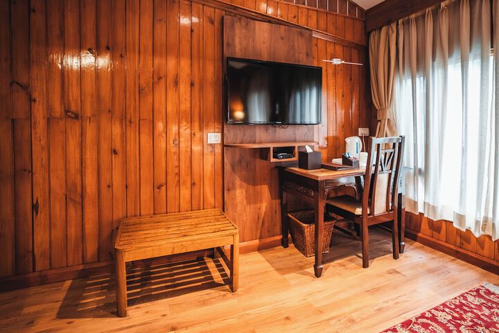 Room 9 of 27