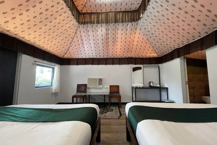 Room 4 of 28