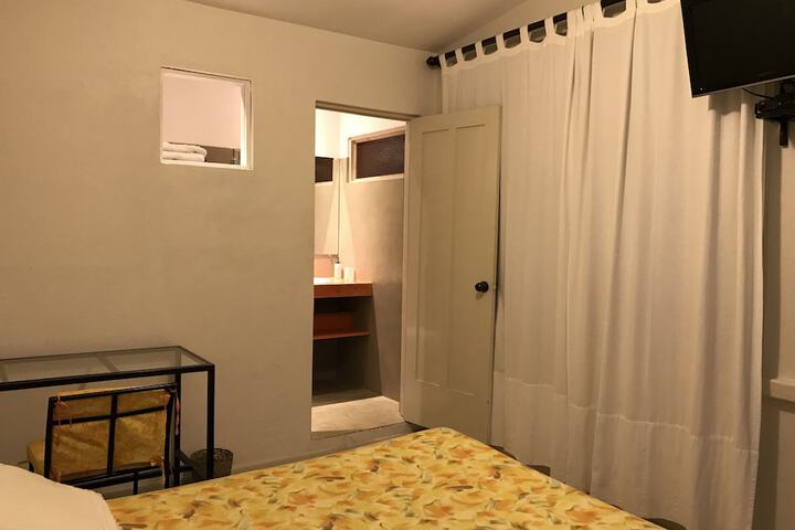 Room 6 of 26
