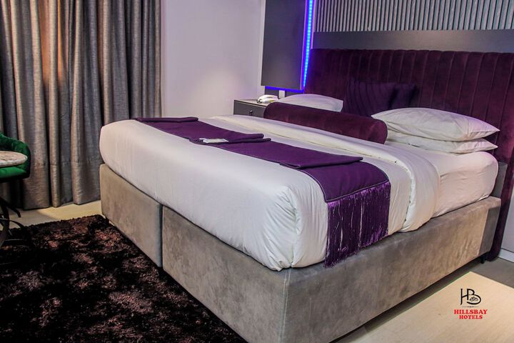 Room 4 of 7