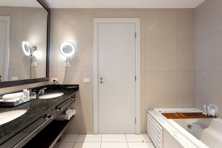 Room 38 of 72