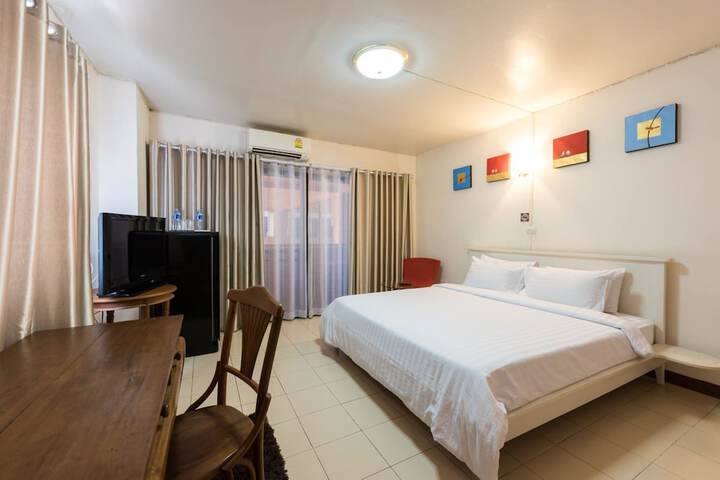Room 5 of 61