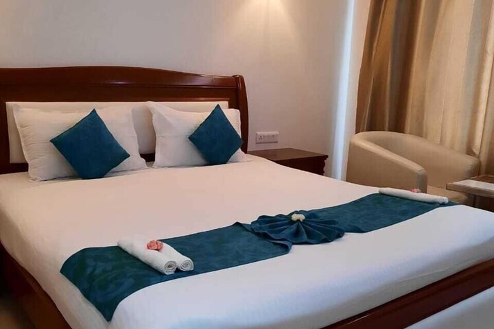 Room 15 of 36