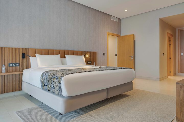 Room 16 of 39