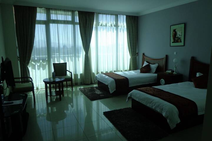 Room 7 of 10