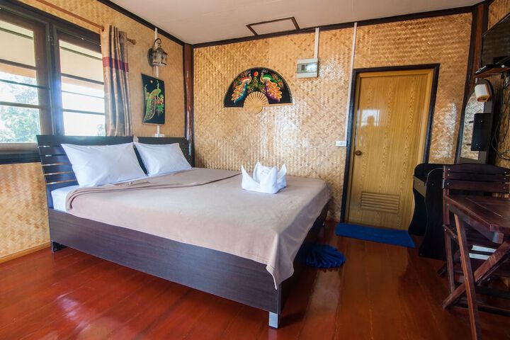 Room 3 of 62