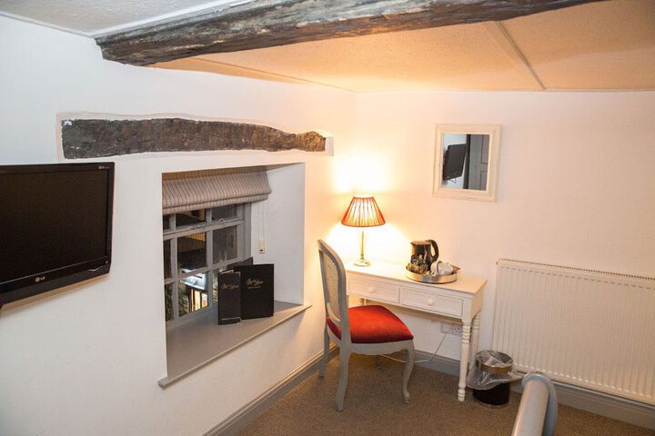 Room 5 of 44