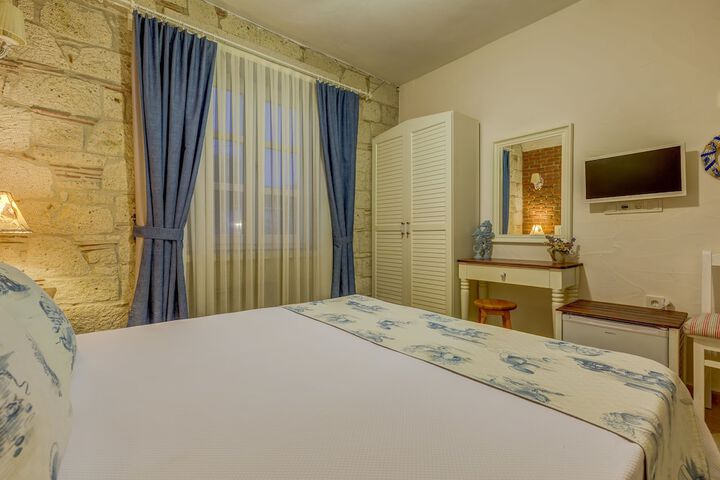 Room 5 of 75