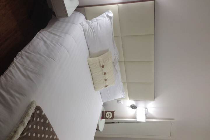 Room 8 of 30