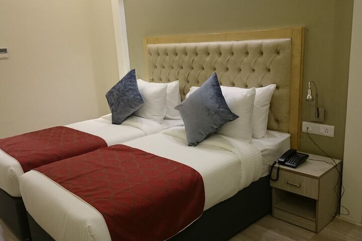 Room 5 of 30