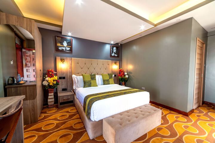 Room 18 of 93