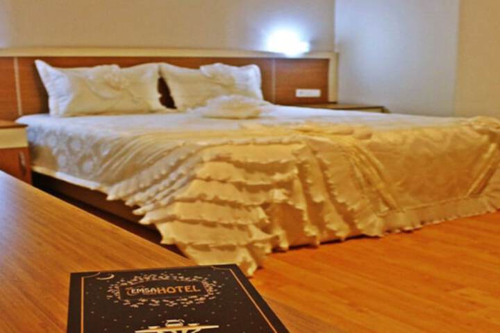 Room 3 of 20