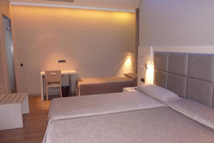 Room 10 of 25