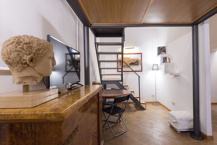 Room 13 of 33
